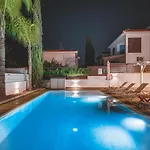 Amphitrite * Paralimni