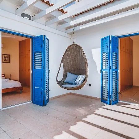 Amphitrite Hébergement de vacances Paralímni