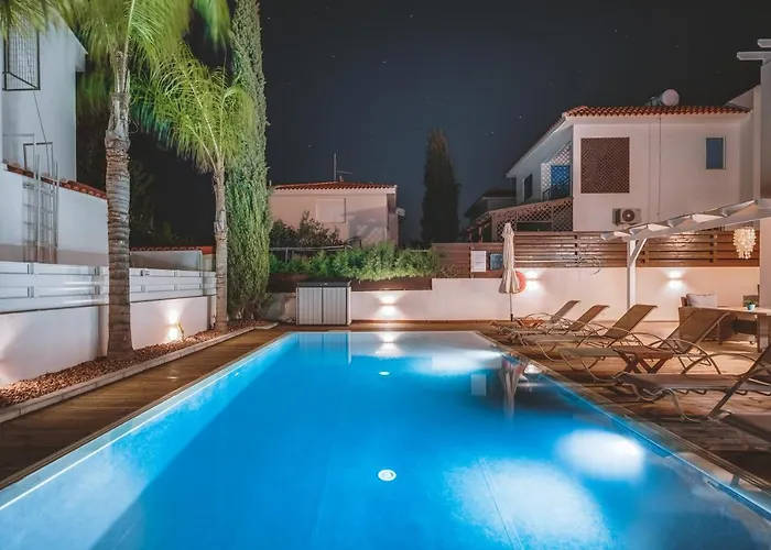 Amphitrite * Paralimni