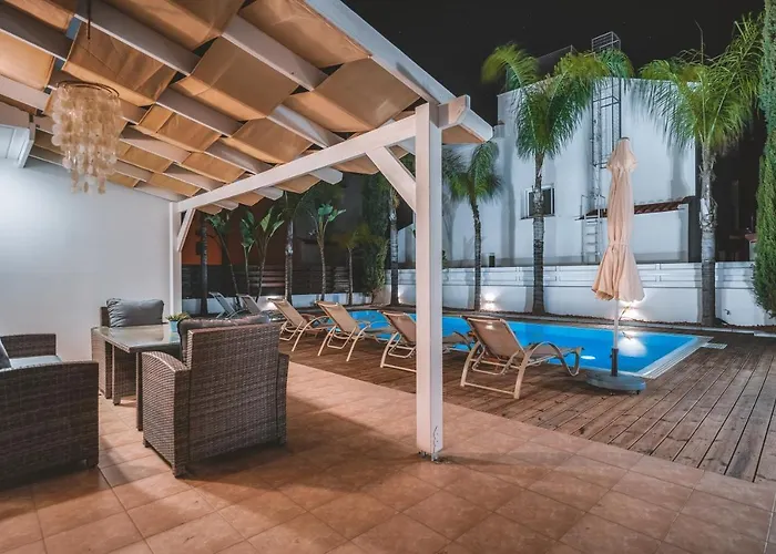 Amphitrite * Paralimni